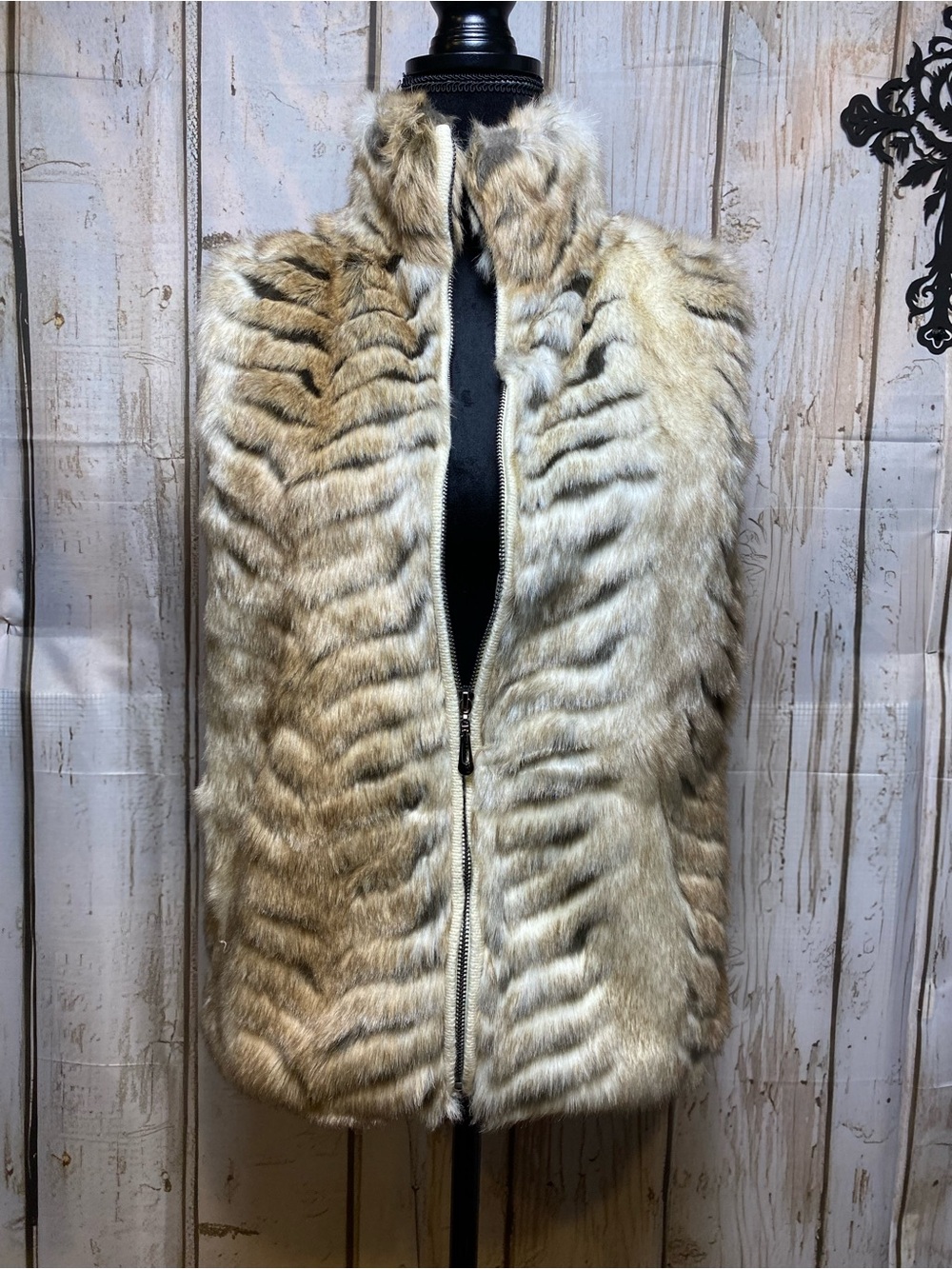 Lisa International Natural Beige Faux Fur Zip Vest Sz-M